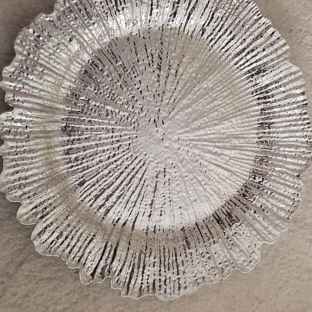 under plates - Image 3