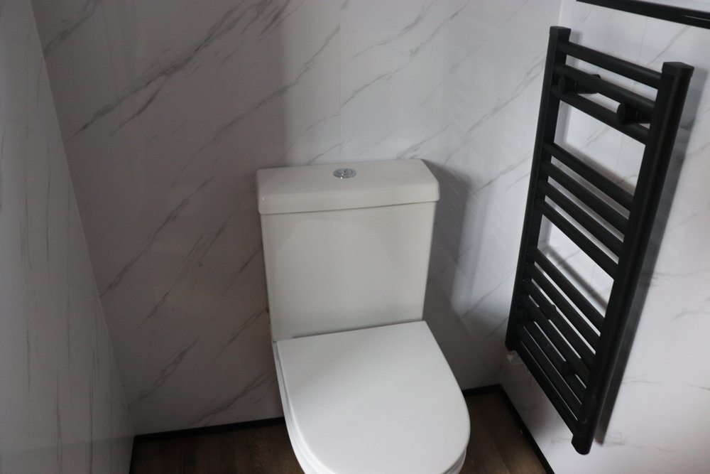 28FT converted container with Kitchen & Fixed Bed Maintenance Room - Image 6