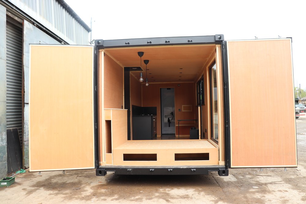 28FT converted container with Kitchen & Fixed Bed Maintenance Room - Image 3